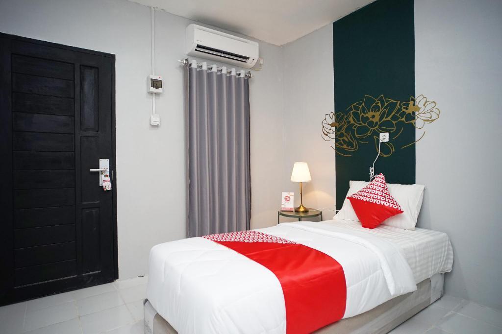 RedDoorz At Sani Guest House Balikpapan  Exterior foto