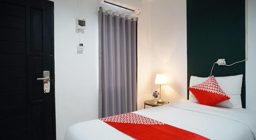 RedDoorz At Sani Guest House Balikpapan  Exterior foto