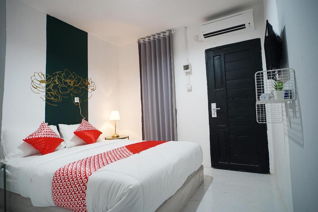 RedDoorz At Sani Guest House Balikpapan  Exterior foto