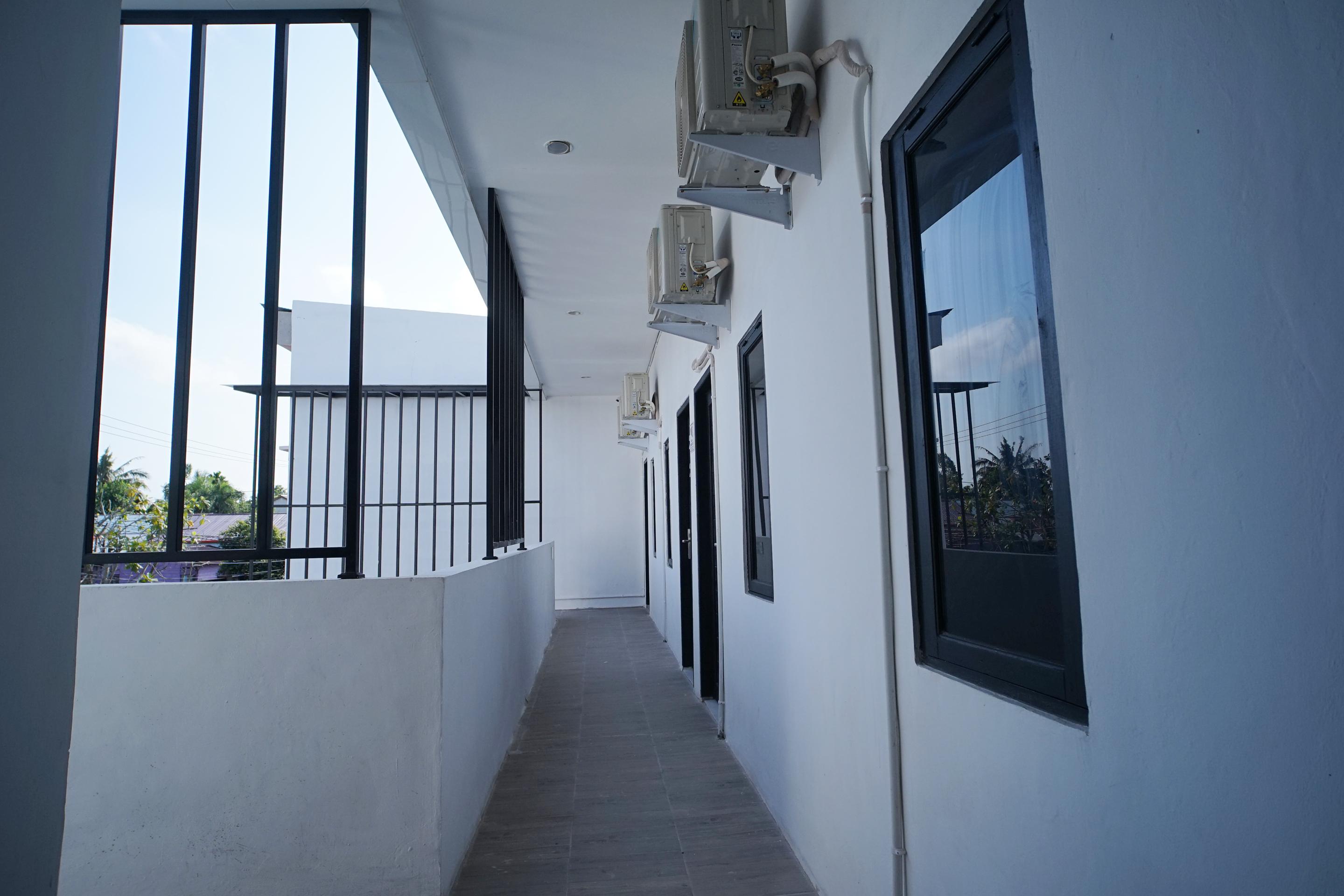 RedDoorz At Sani Guest House Balikpapan  Exterior foto